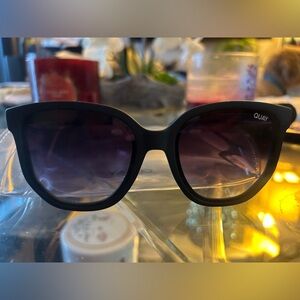 QUAY (gentle used) Aqua Black Gradient Sunglasses for Women